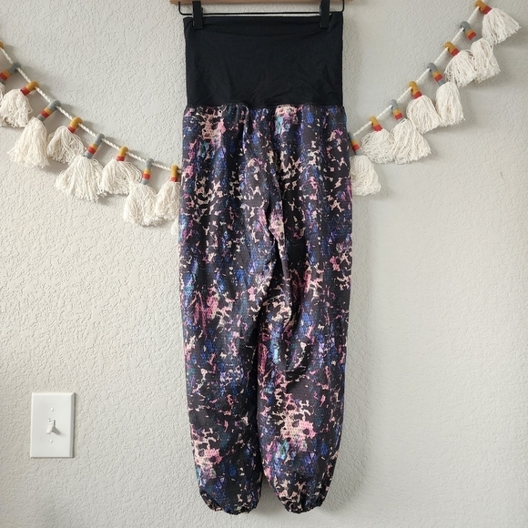 Lululemon Om Pant Swift Ultra Light Freckle Flower 24" Yoga Comfort Breathable 2 - Picture 3 of 12